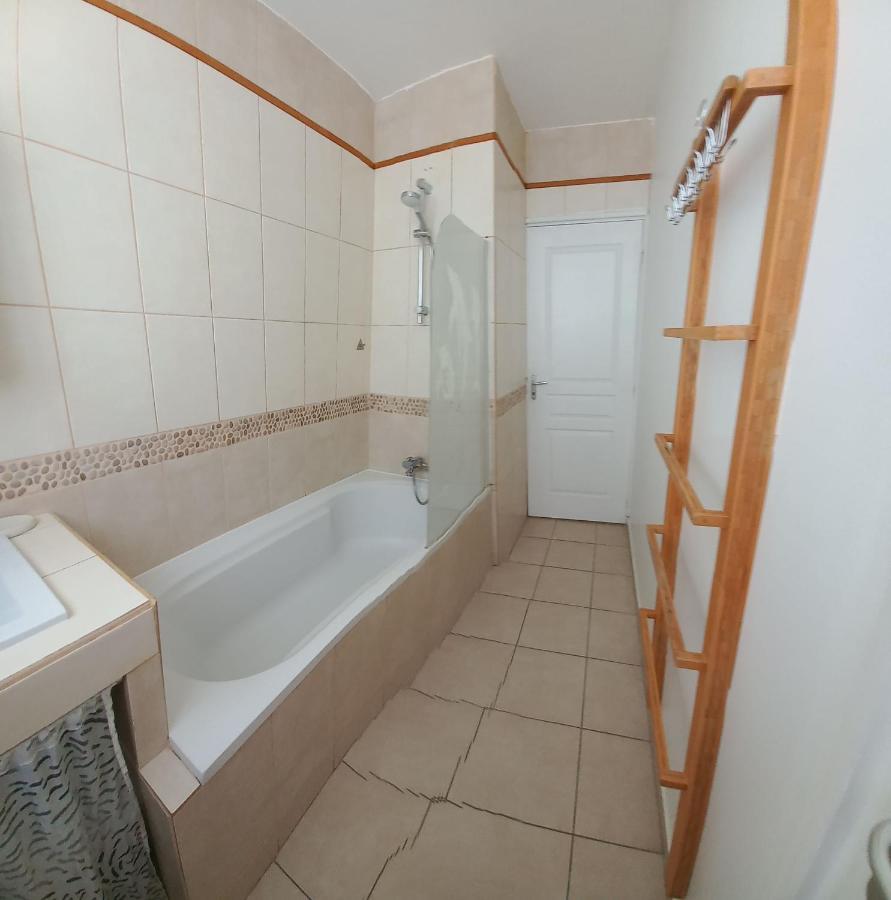 "L'Hippocampe", Climatise, 60 M2 , 2 Chambres, Tres Calme, Plage Des Sablettes Et Commerces A 3 Minutes A Pied, Wifi, Parking Gratuit, Lit King Size Ла-Сейн-сюр-Мер Екстер'єр фото