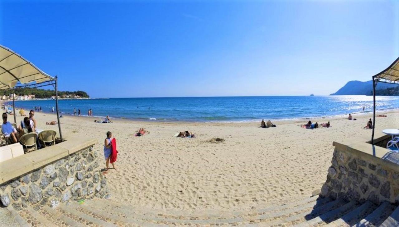 "L'Hippocampe", Climatise, 60 M2 , 2 Chambres, Tres Calme, Plage Des Sablettes Et Commerces A 3 Minutes A Pied, Wifi, Parking Gratuit, Lit King Size Ла-Сейн-сюр-Мер Екстер'єр фото